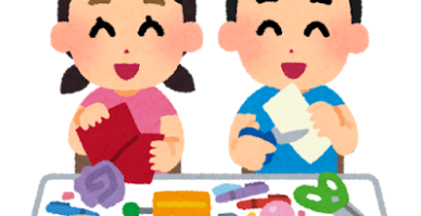 今日の活動「ハサミとノリを使ってみよう」✂️